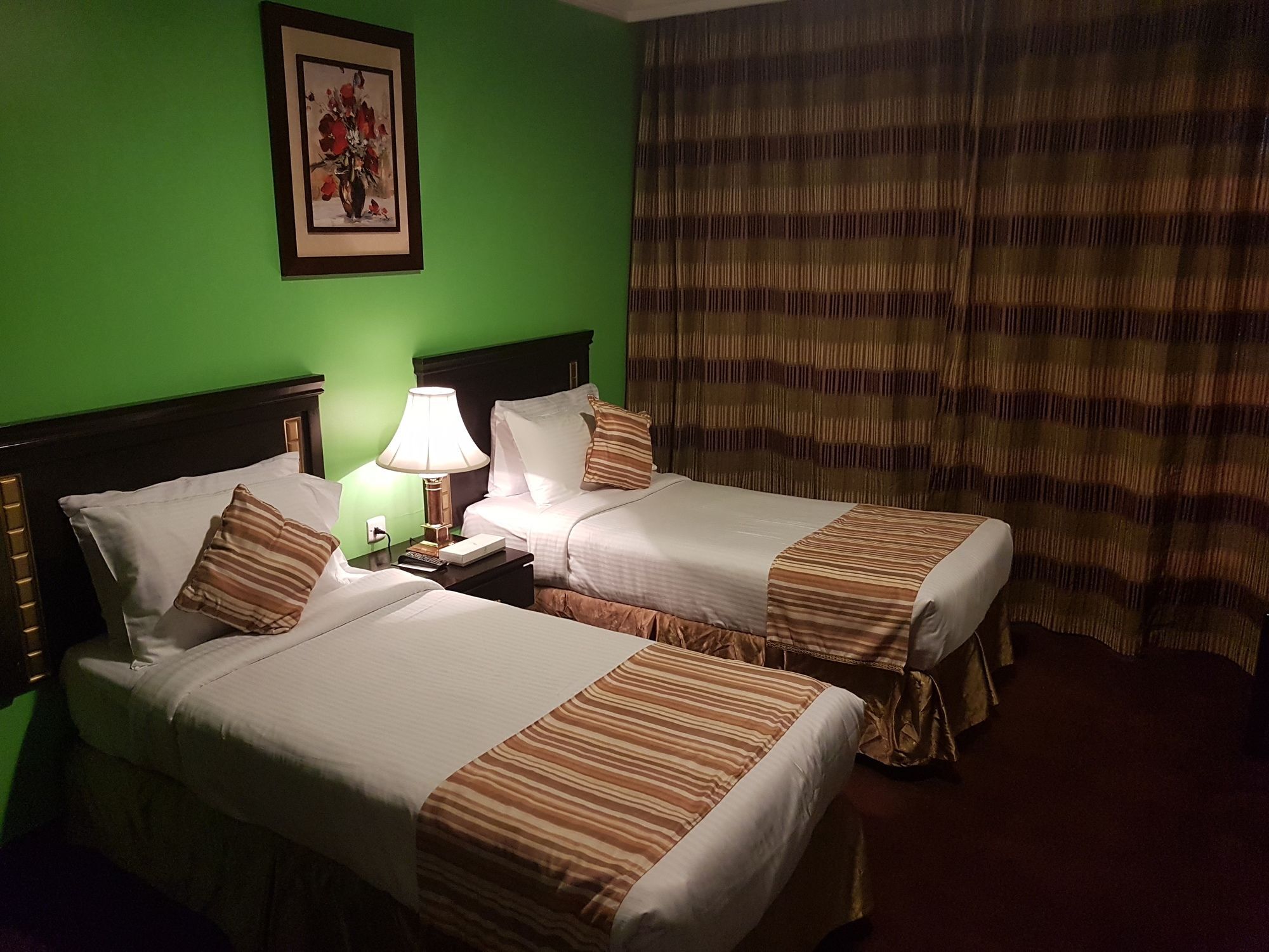 ไทบา อารัค สวีท Medina ภายนอก รูปภาพ A room at the hotel