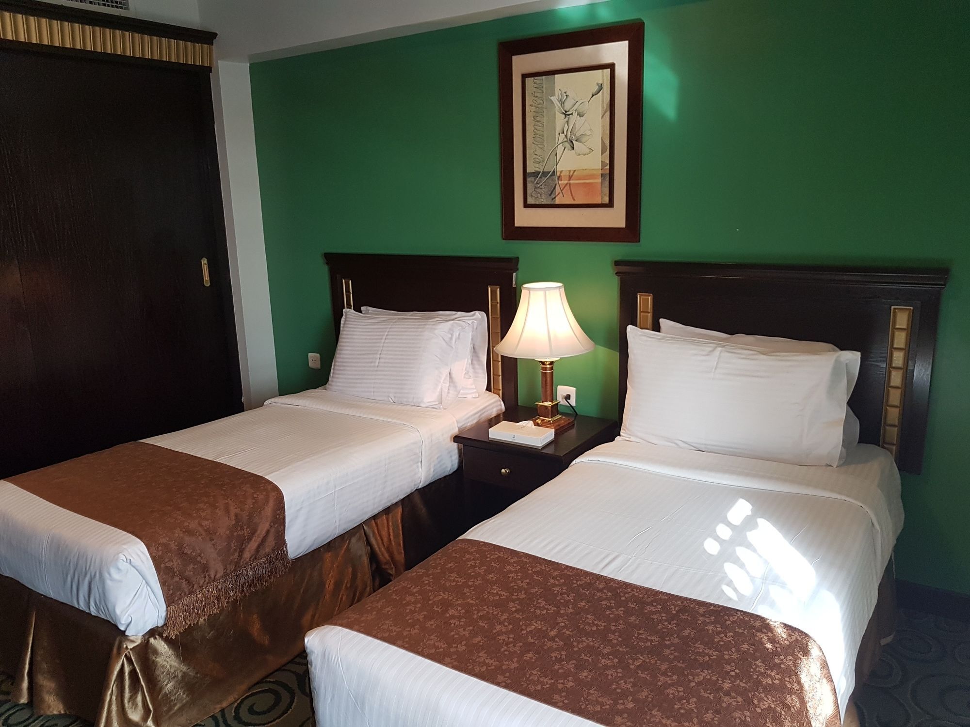 ไทบา อารัค สวีท Medina ภายนอก รูปภาพ A room at the hotel