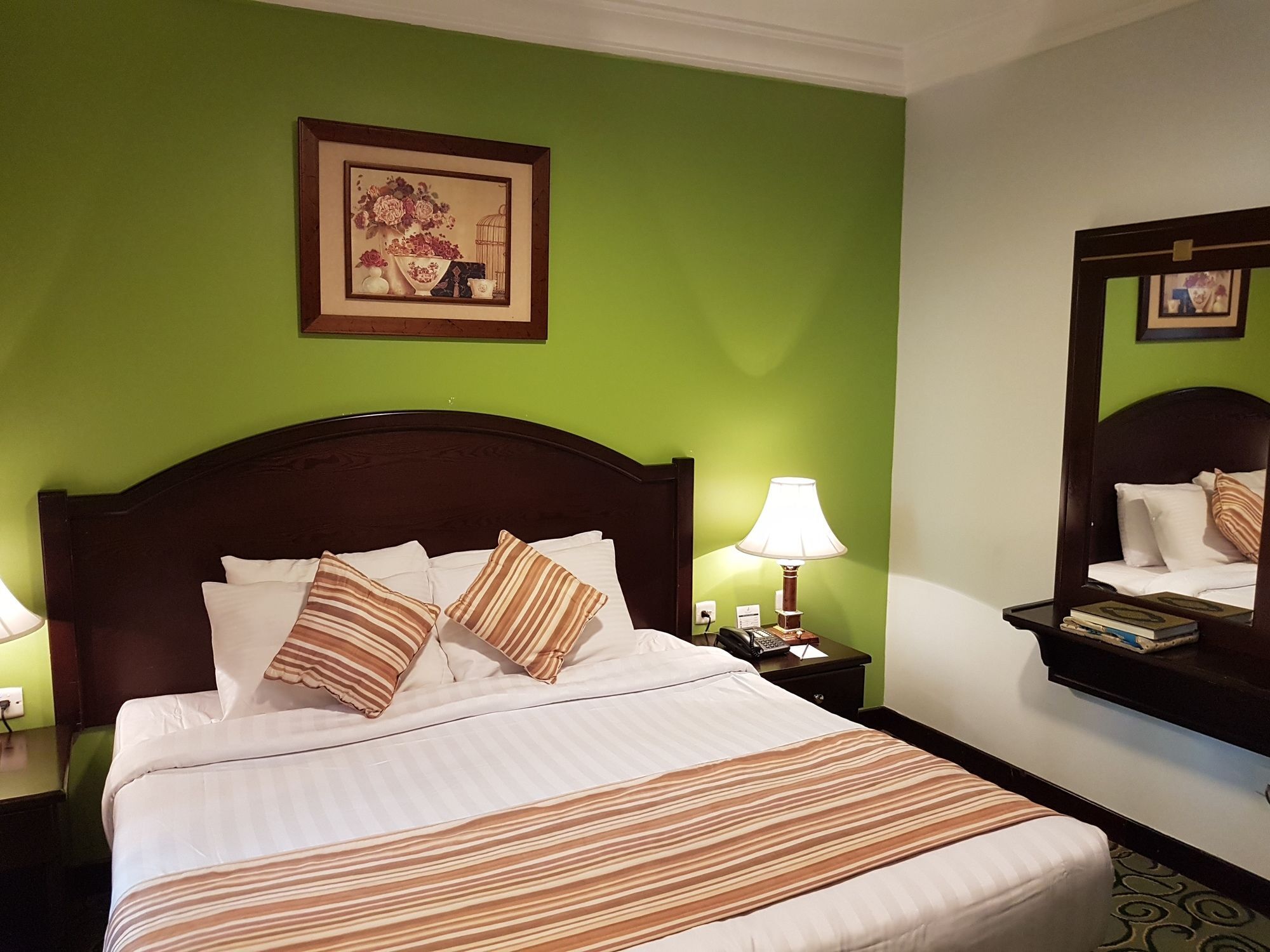 ไทบา อารัค สวีท Medina ภายนอก รูปภาพ Deluxe Room