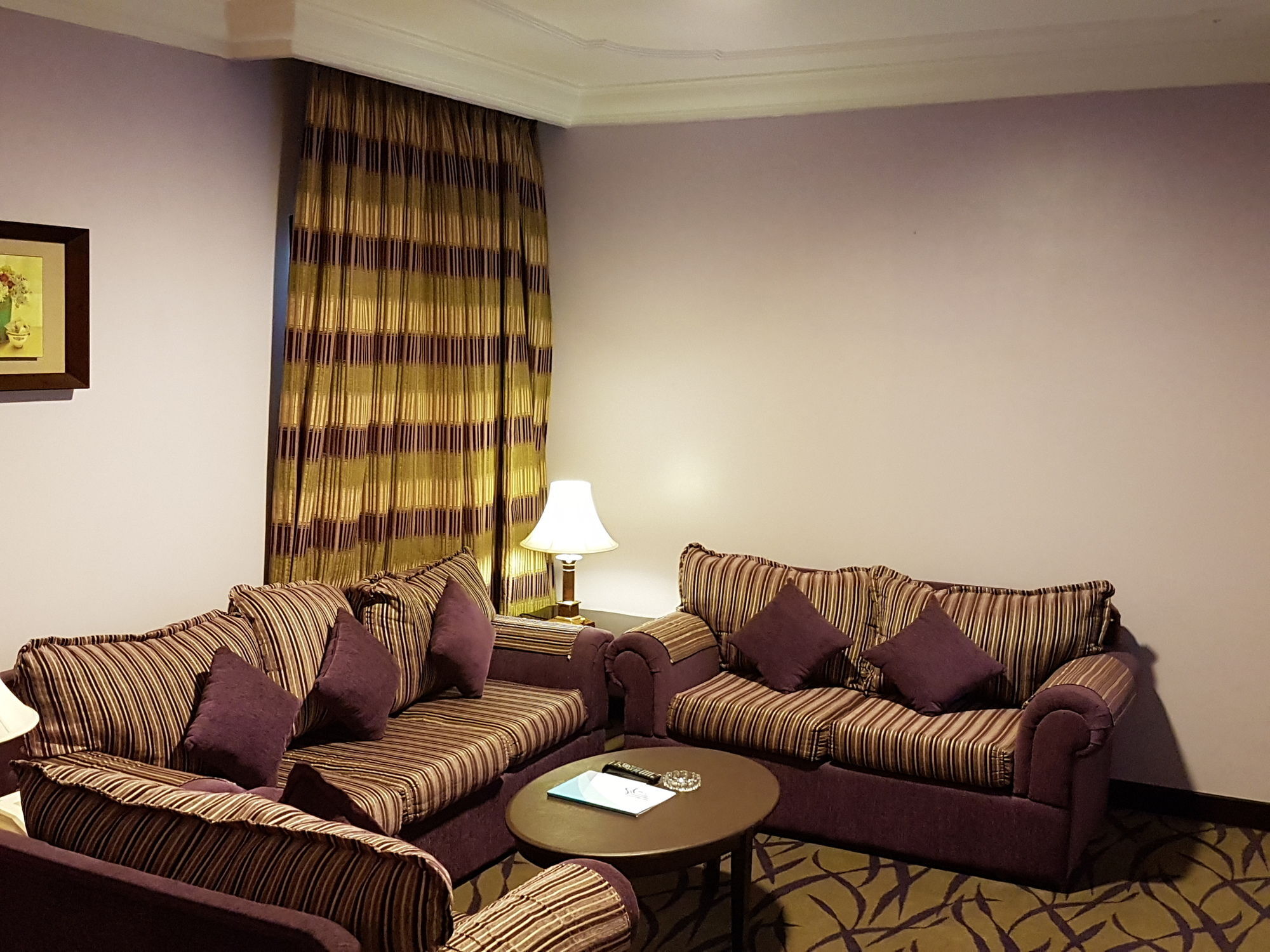 ไทบา อารัค สวีท Medina ภายนอก รูปภาพ A living room