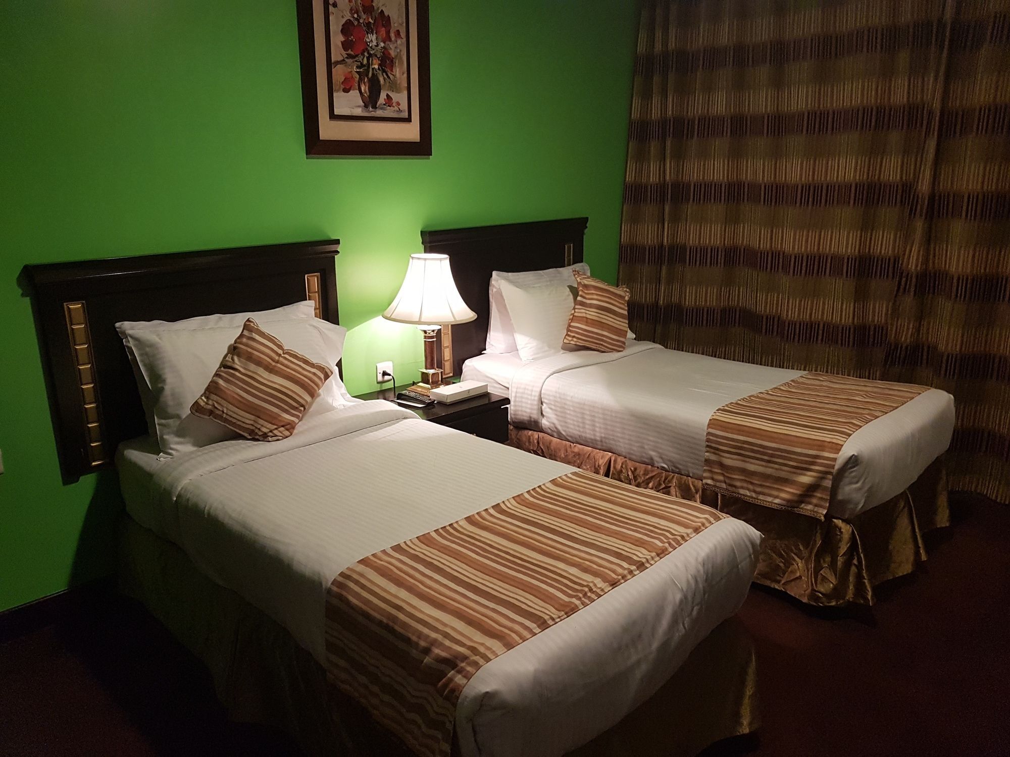 ไทบา อารัค สวีท Medina ภายนอก รูปภาพ A room at the hotel
