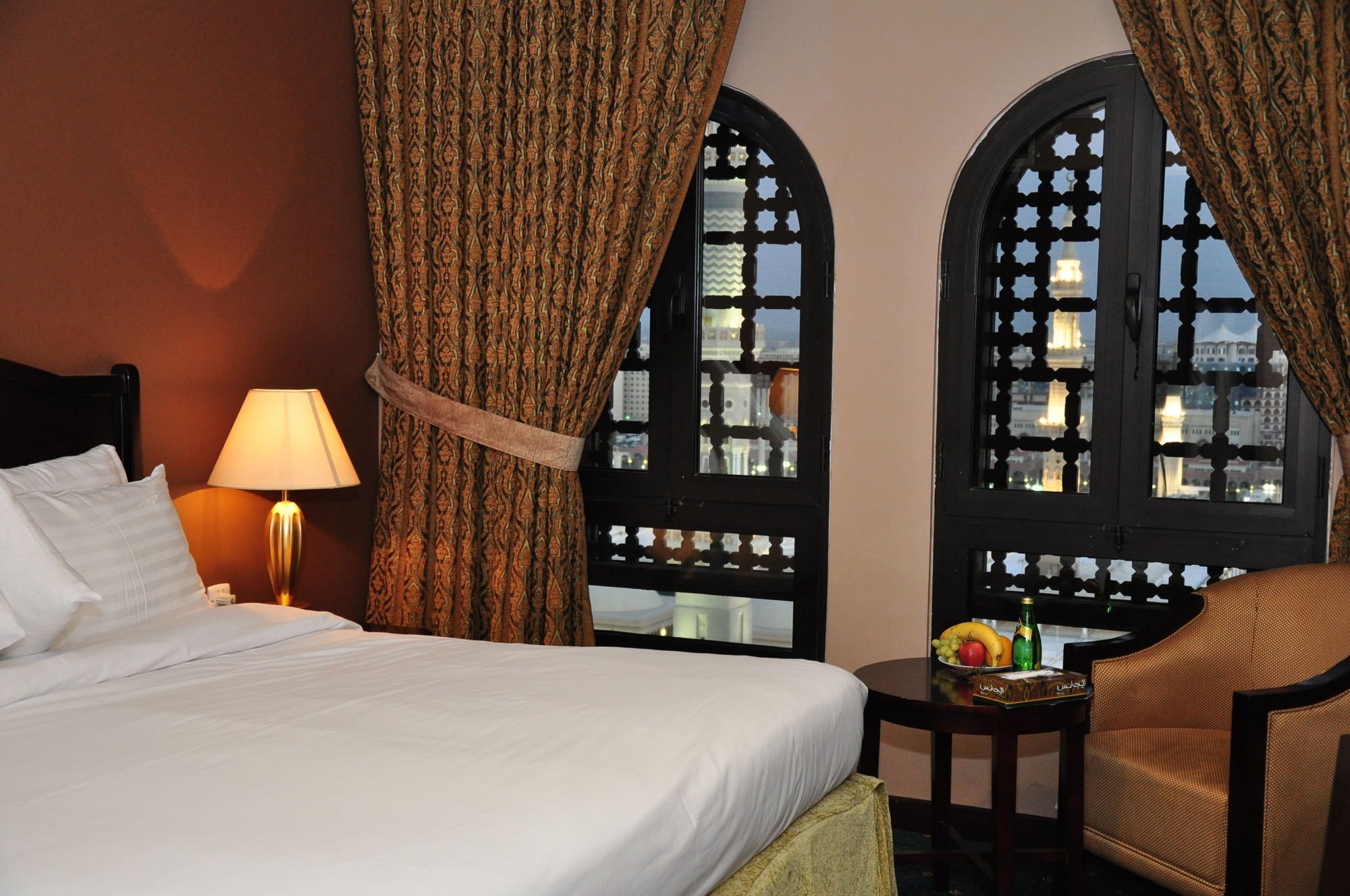 ไทบา อารัค สวีท Medina ภายนอก รูปภาพ A room at the hotel